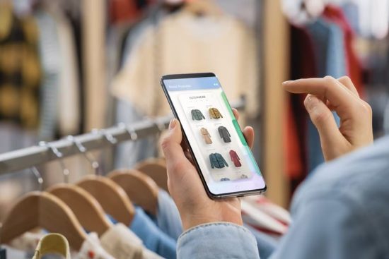 How Mobile Apps Transform the Textile Industry Landscape